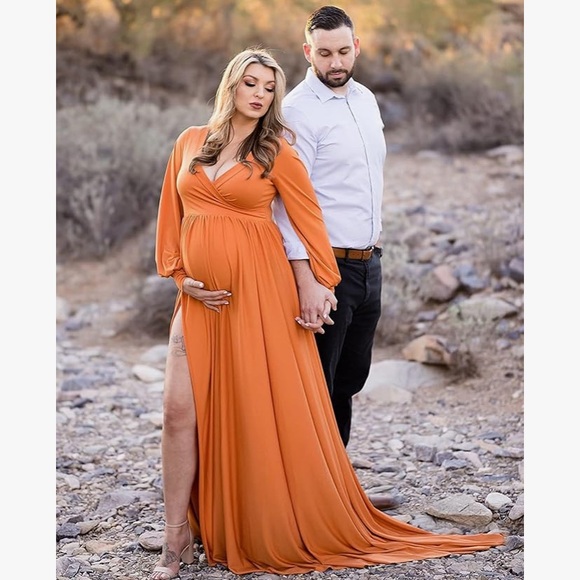 Maternity Gown with Bishop sleeves - Picture 1 of 5
